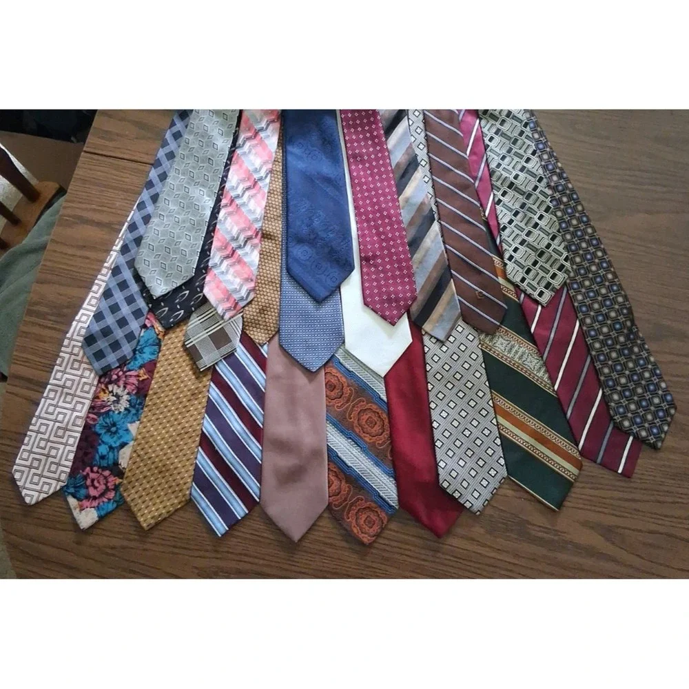 Lot of 24 Vintage 1950s 60s 70s 80s Neckties Rockabilly Cravats Assorted Ties